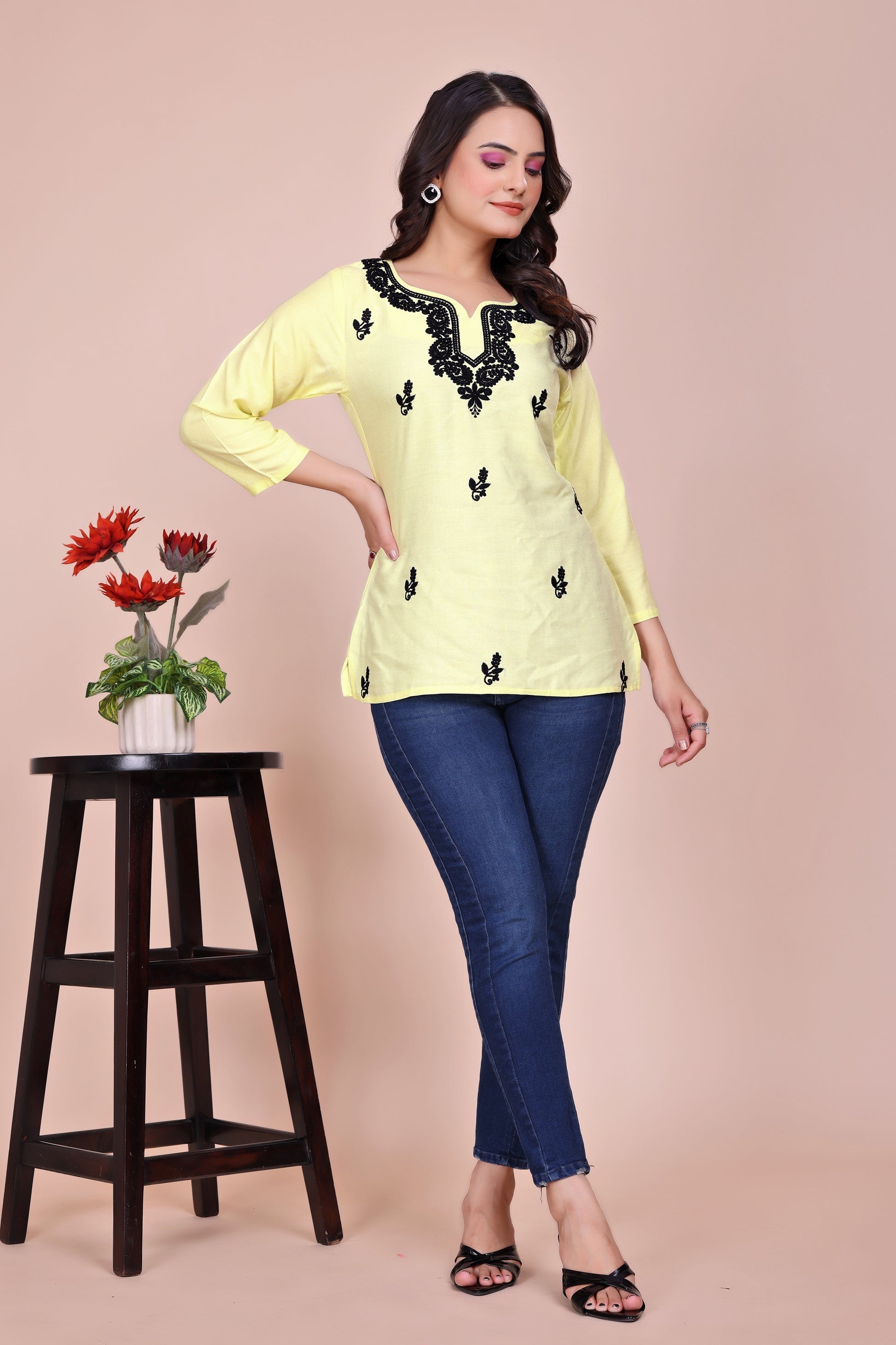 Cream Women Ethnic Motifs Embroidered V-Neck Thread Work Thread Work TUNIC