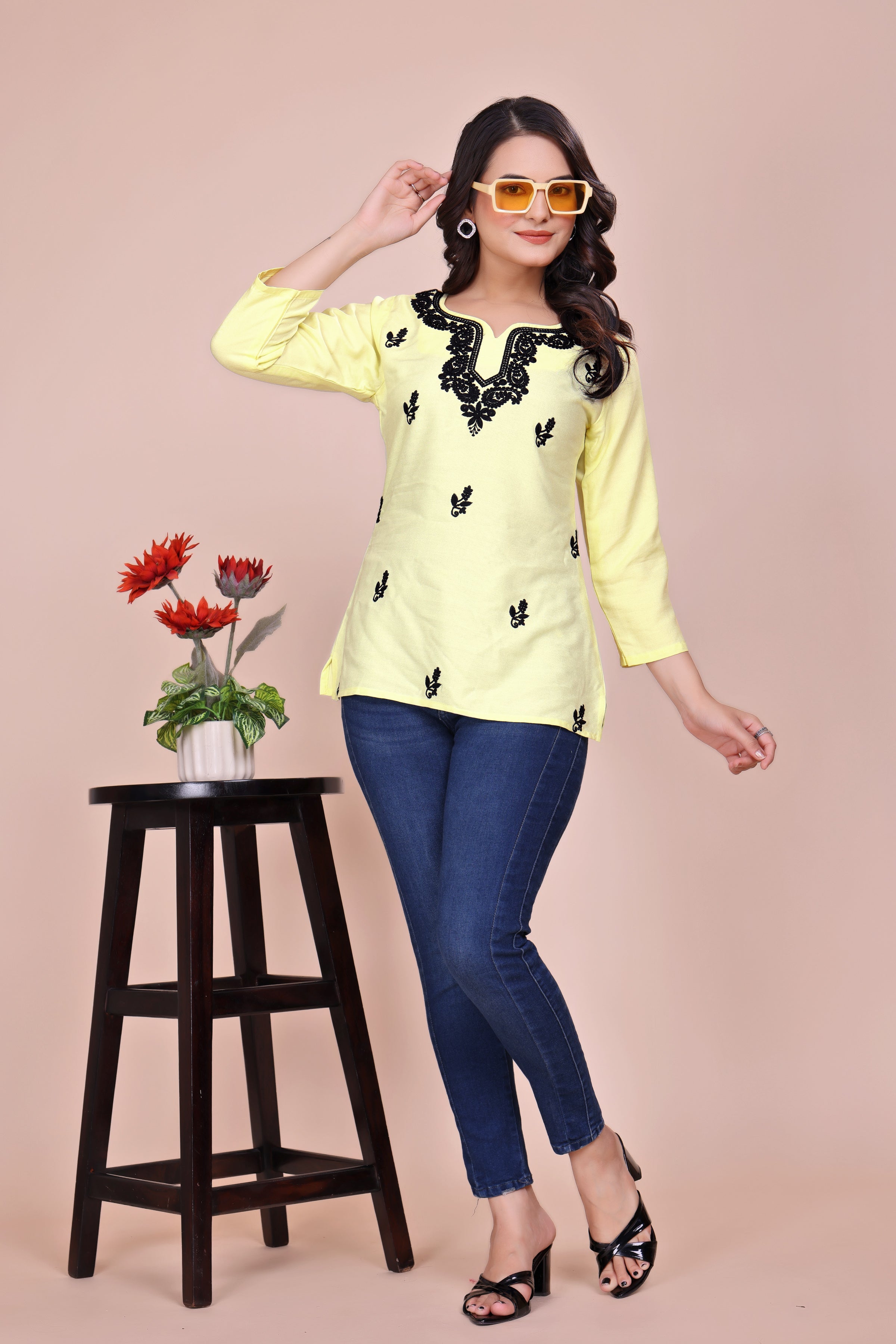 Cream Women Ethnic Motifs Embroidered V-Neck Thread Work Thread Work TUNIC