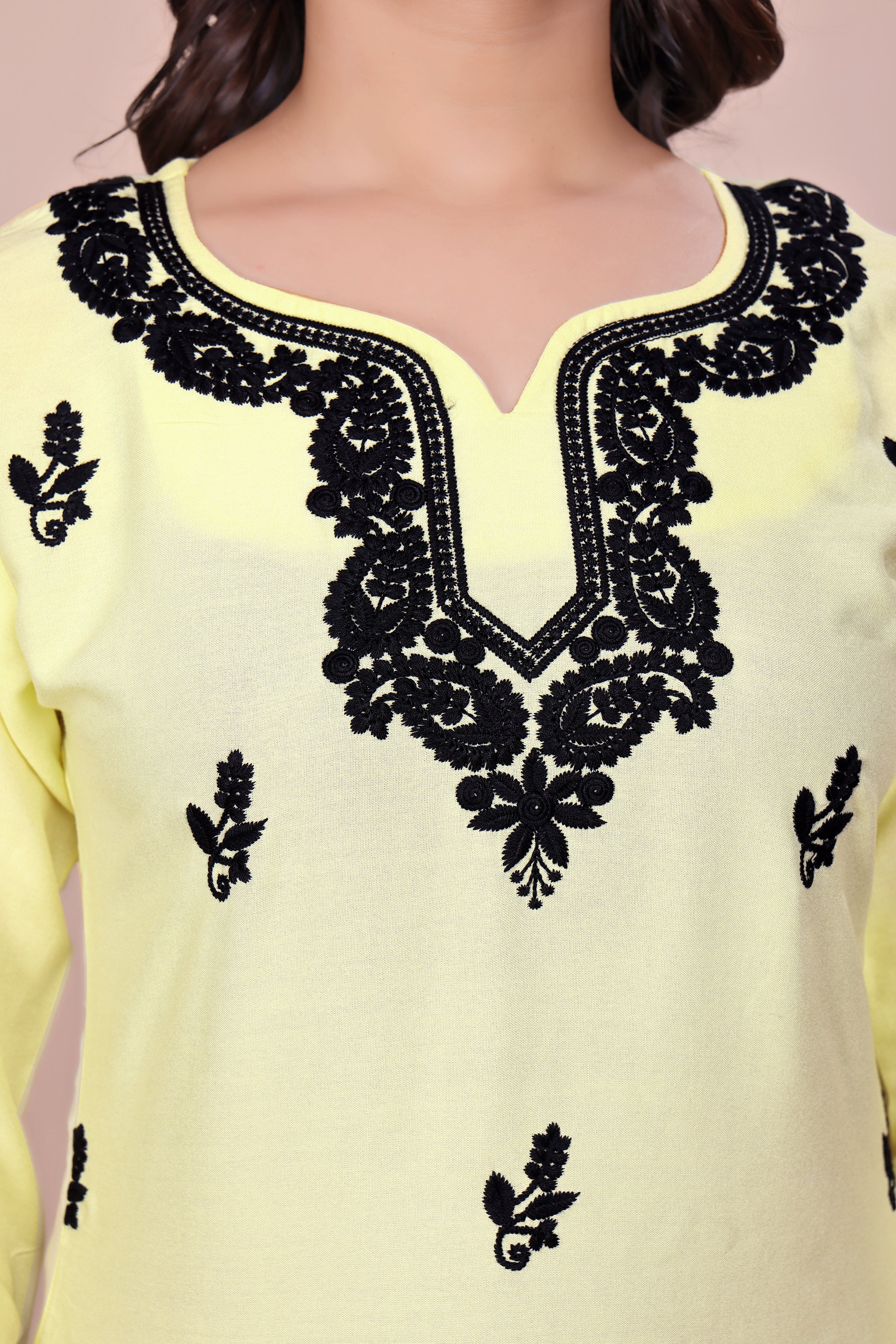 Cream Women Ethnic Motifs Embroidered V-Neck Thread Work Thread Work TUNIC