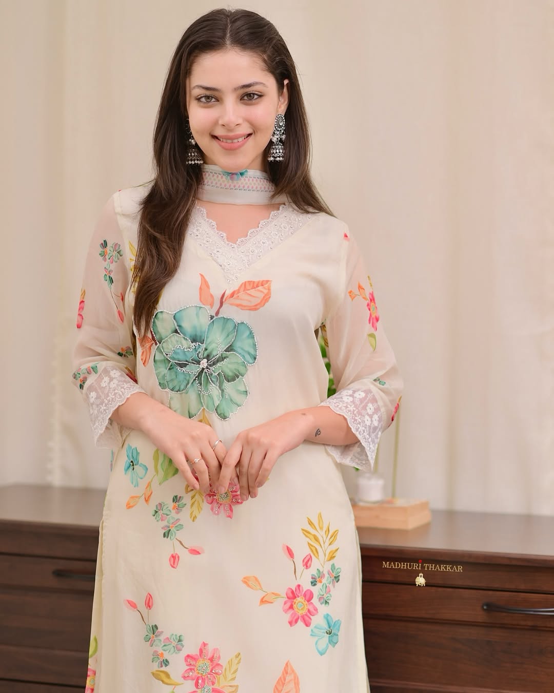 Reshmi Organza Dupatta Pant Set – Handwork Kurta