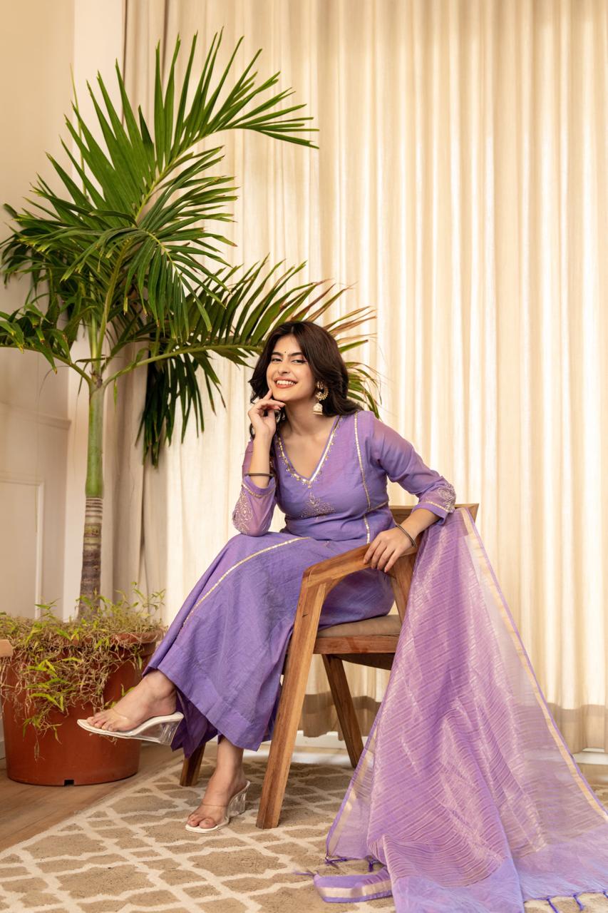 Mal Chanderi, this 3-piece suit